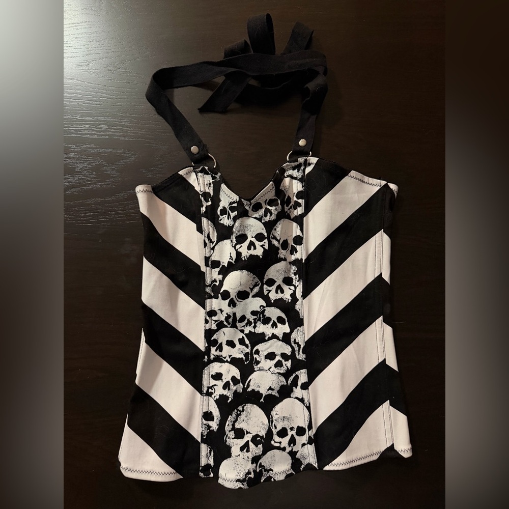 Hot Topic Black and White corset